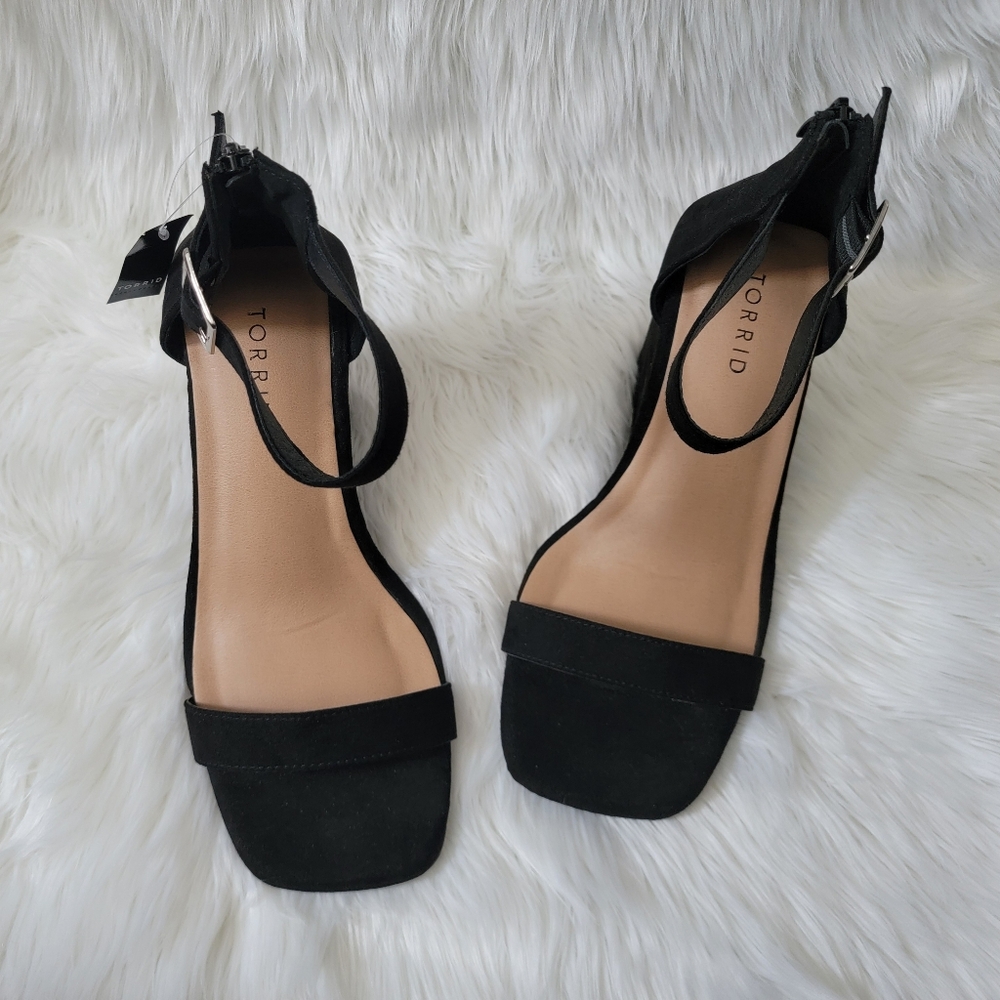 Torrid size 8 Black Faux Suede Ankle  Strap Platform Wedge